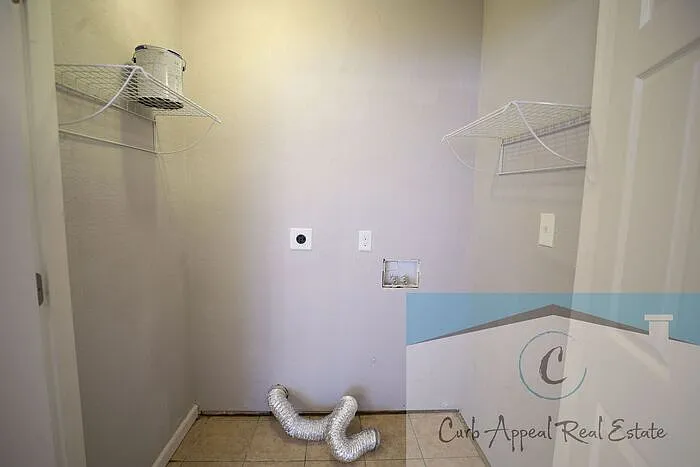 1209 Warren St #B — Photo 6