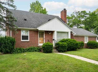 1508 Penistone Rd, Birmingham, MI 48009
