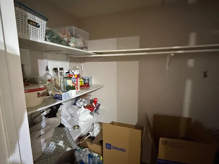 18 Carrick Ave #BASEMENT — Photo 3
