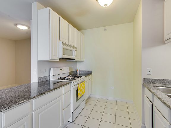 3rd image of 125 S Jefferson St #2103