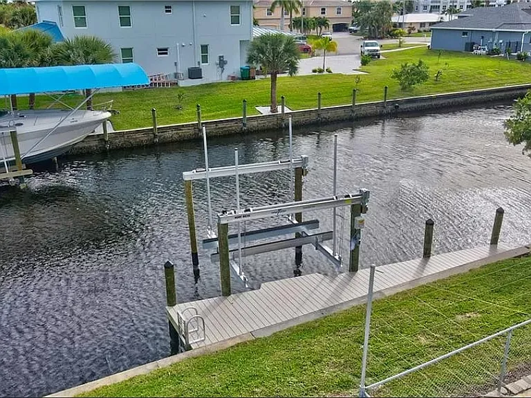 New assigned 13K boat lift