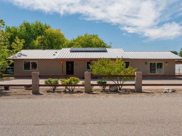 5621 Don Lorenzo Dr SW, Albuquerque, NM 87121