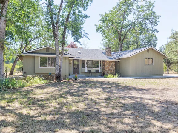 427 Connie Ln, Merlin, OR 97532