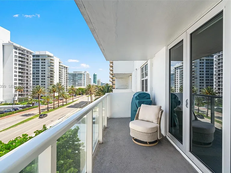 5701 Collins Ave #503 — Photo 41