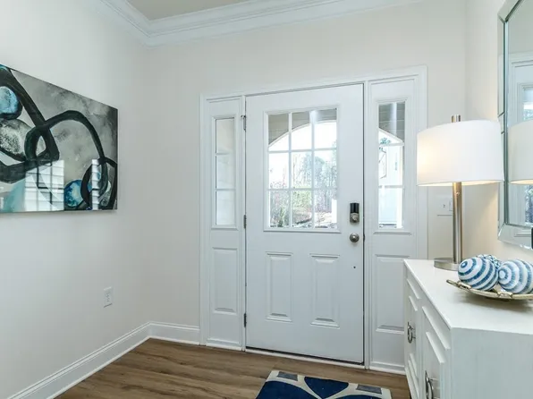 703 Ridge Cliff Ln, Zebulon, NC 27597