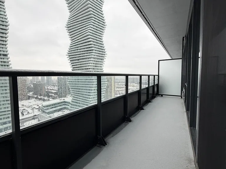 448 Burnhamthorpe Rd W #1806 — Photo 8
