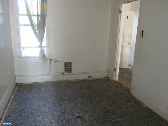 5th image of 637 E Clearfield St