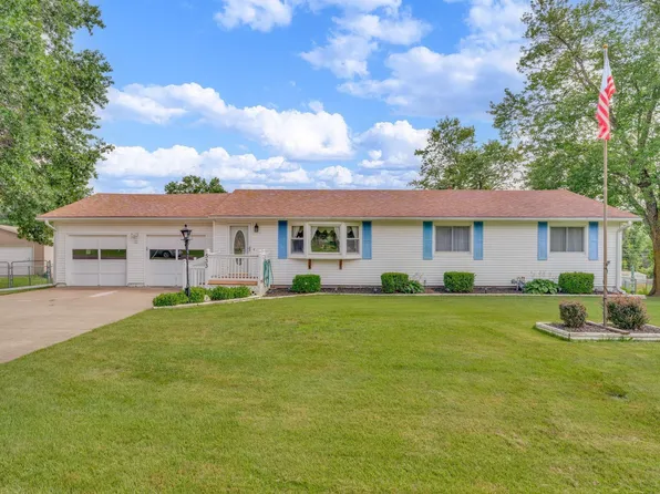 533 NE Monhollon Dr, Topeka, KS 66617