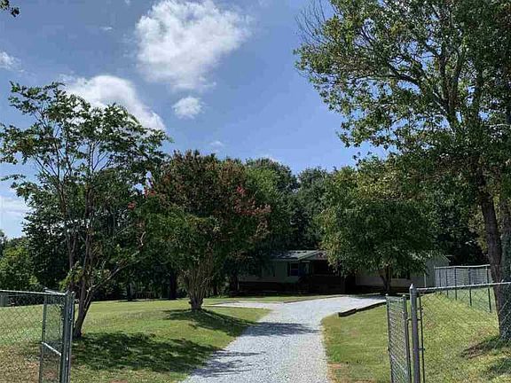 2nd image of 113 Bradford Ct