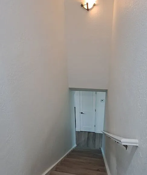 132 Hyannis Ct — Photo 17