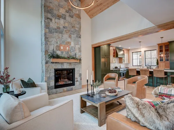 21 Black Diamond Road, Conway, NH 03860