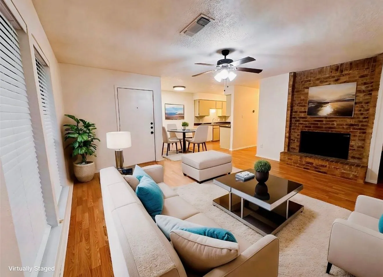2 bed, 933 sqft, $1,600 — Photo 3