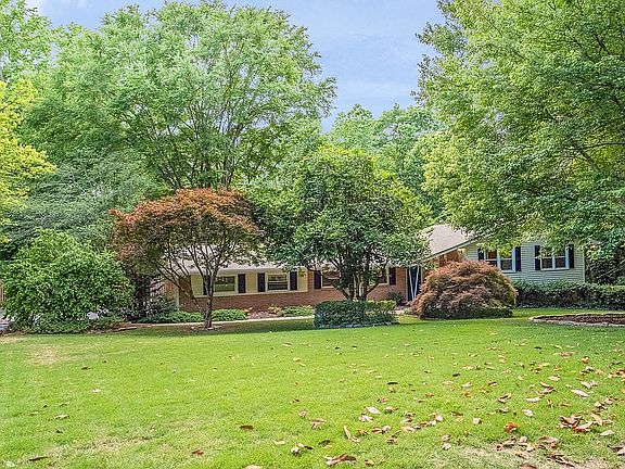 2nd image of 2704 Glenbriar Dr