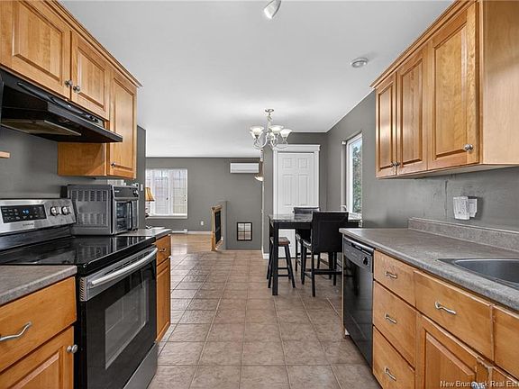 4th image of 86 Lorette St