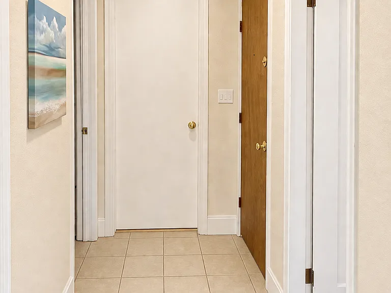 112 Willis Ave — Photo 6