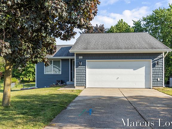 2nd image of 466 Madison Ct SE