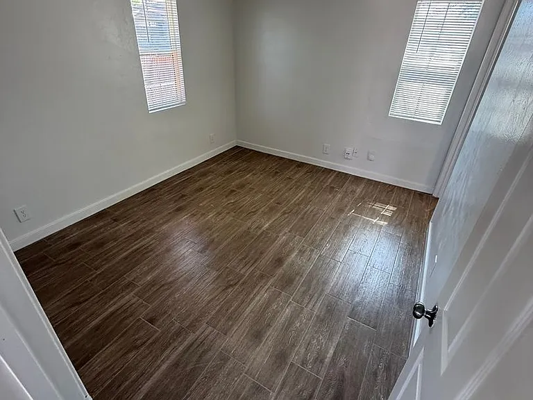 415 Jeffrey St — Photo 6