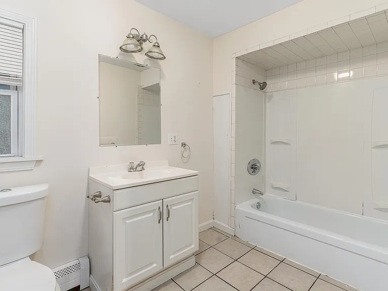79 Oak St #4 — Photo 5