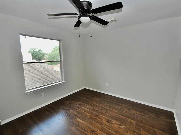 8819 Hedgestone Ct — Photo 21