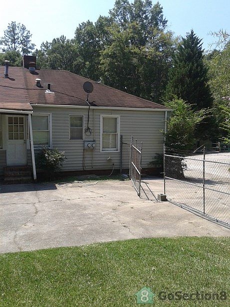 1st image of 407 Roosevelt Cir NE