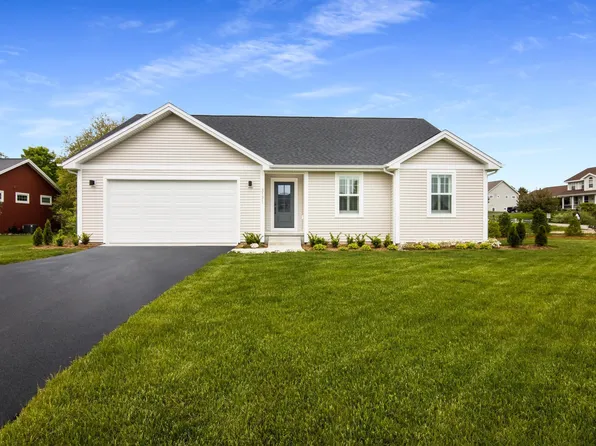 3171 Powder Horn Dr, Traverse City, MI 49685