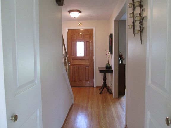 2nd image of 83 Saint James Dr