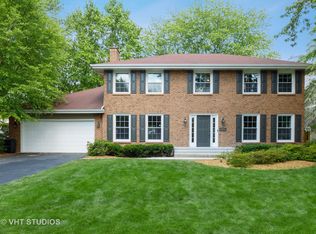 2045 Canterbury Pl, Wheaton, IL 60189