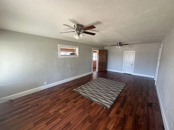 5th image of 90 Cedar Ave