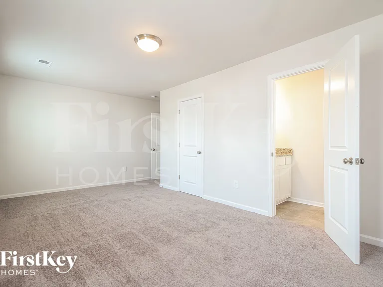 612 Goldburn Way — Photo 12