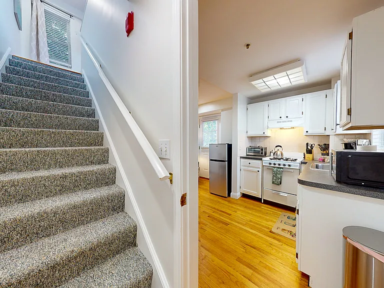 23 Jay St #D — Photo 11