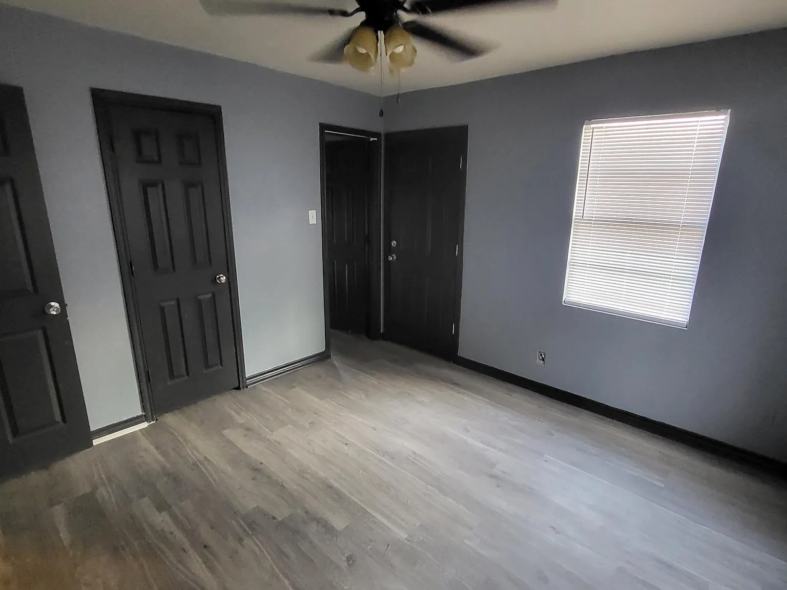 710 W Avenue J — Photo 2