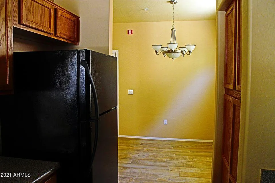 3 bed, 2.5 bath, 1386 sqft, $2,000 — Photo 4