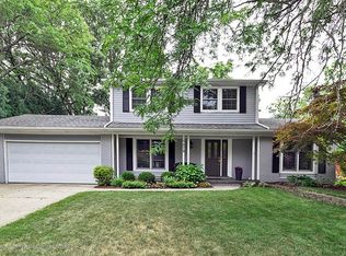 5879 Bayonne Ave, Haslett, MI 48840