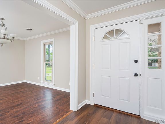 2nd image of 3715 Dresden Ct