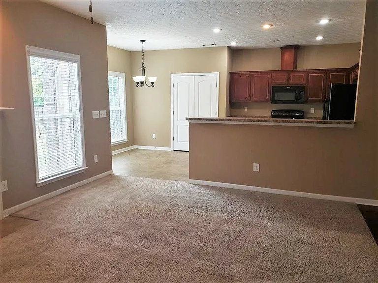 9001 Scottsdale Ct — Photo 9