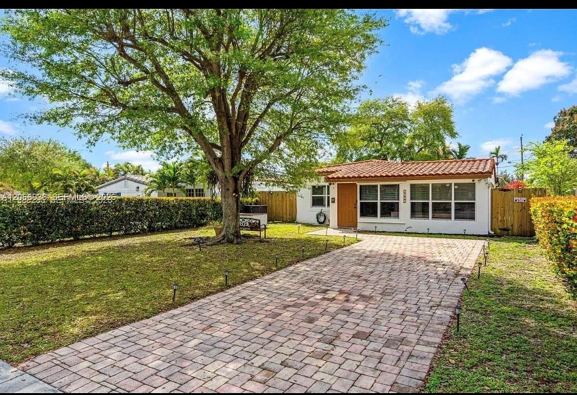 1482 NE 175th St, North Miami Beach FL 33162 #NA - North Miami Beach — Photo 1