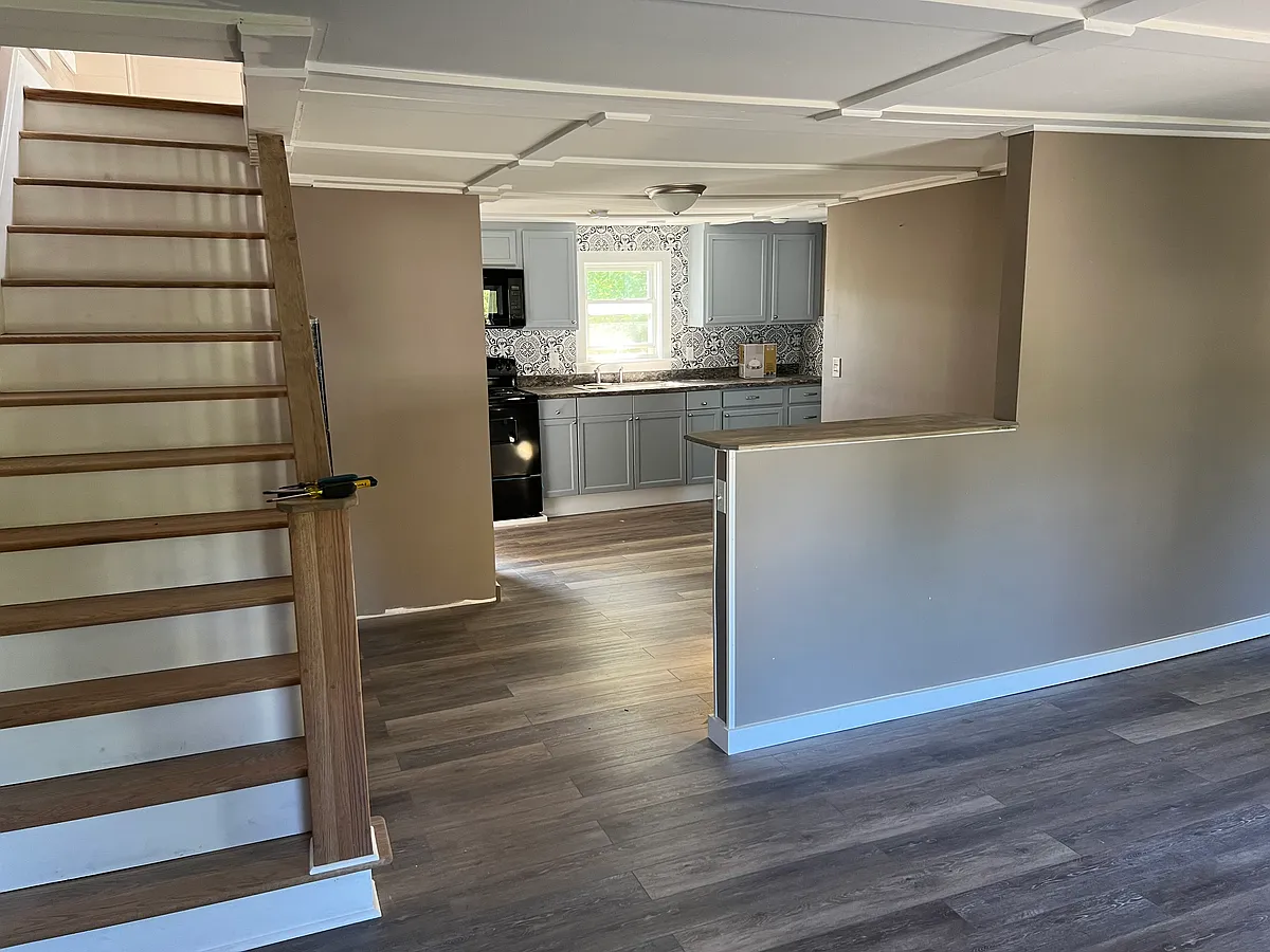 Building Photo - 24 Gilford Ave #6B