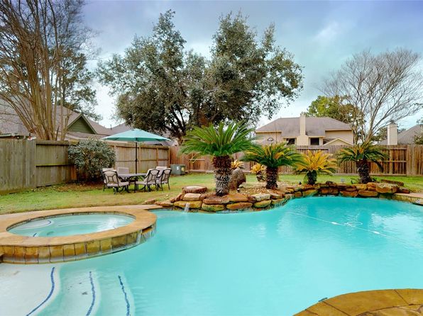 21419 Hannover Estates Dr, Spring, TX 77388