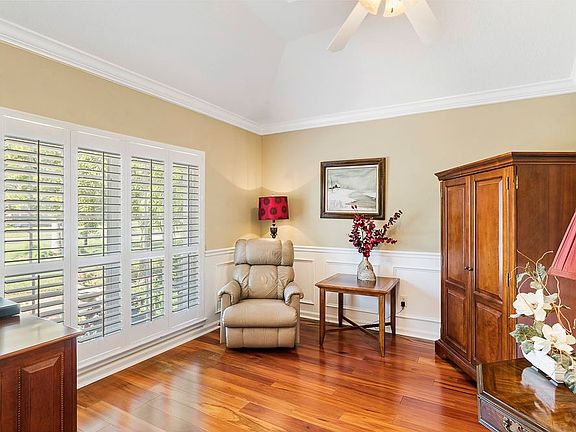 4th image of 136 Bilbao Dr