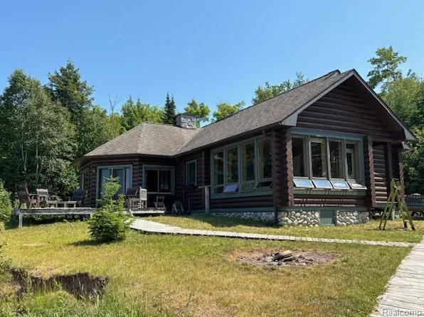 4306 Sager Ct, Mohawk, MI 49950