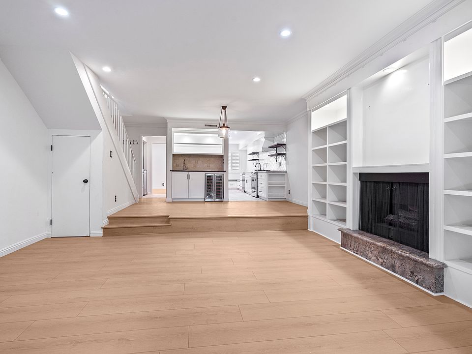 Decorative fireplace