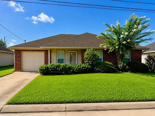 5640 Springfield Cir N, Lumberton, TX 77657