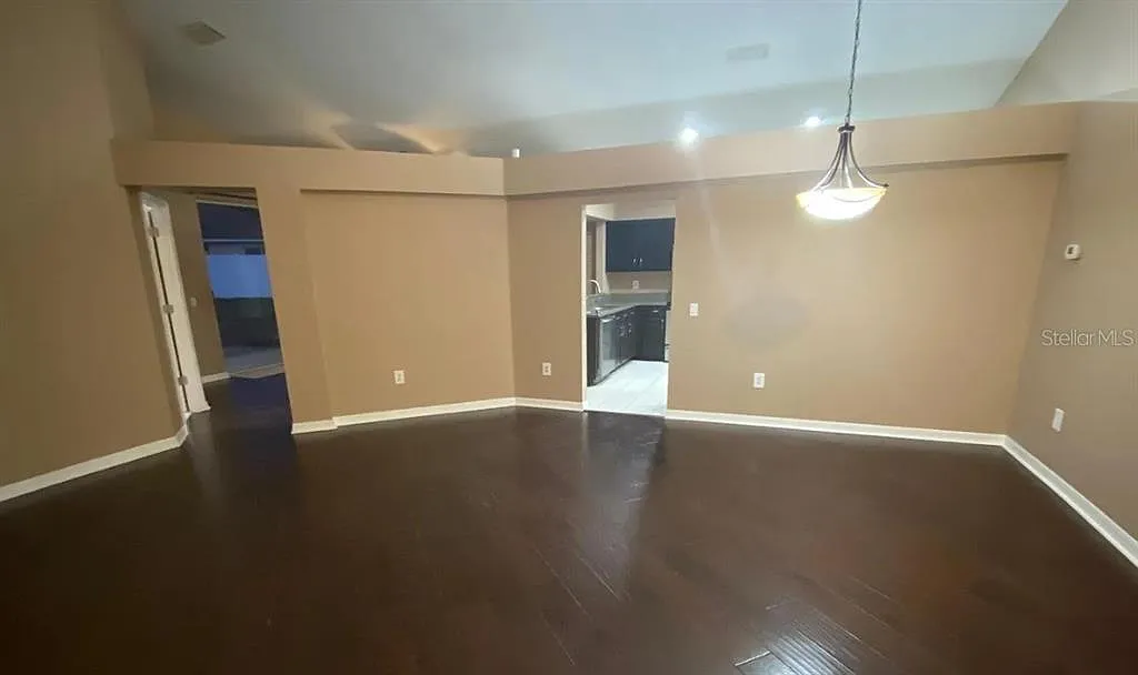 3 bed, 2.0 bath, 1613 sqft, $2,500 — Photo 4