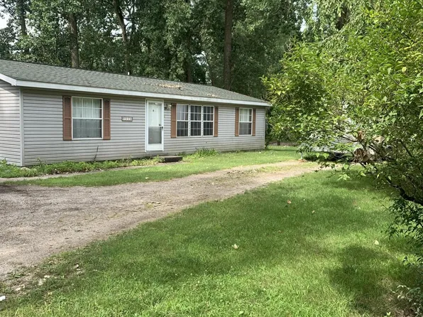 2514 Lake Dr, Allegan, MI 49010
