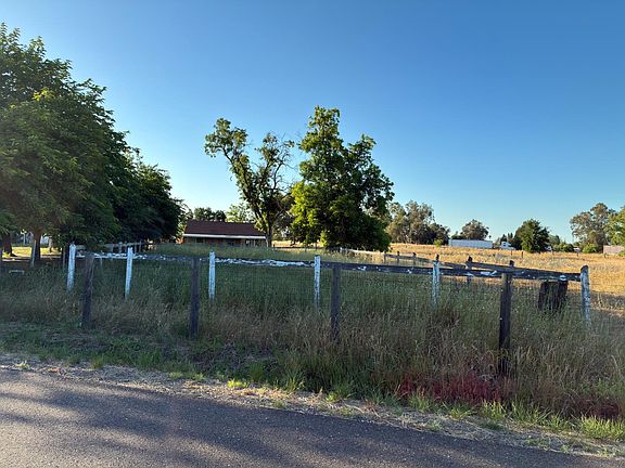 3rd image of 9661 Rogers Rd