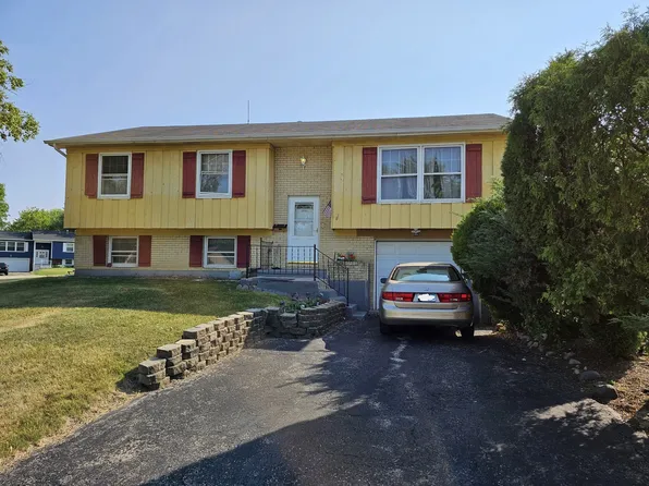 463 Surryse Rd, Lake Zurich, IL 60047