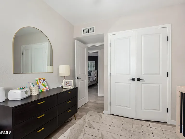 2544 E Pierson St — Photo 29