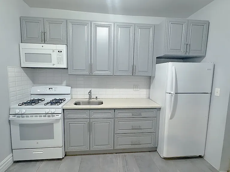 23-17 24th Ave #O2 — Photo 6