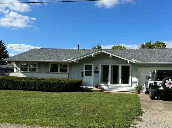 1809 Grant Ave, Charleston, IL 61920