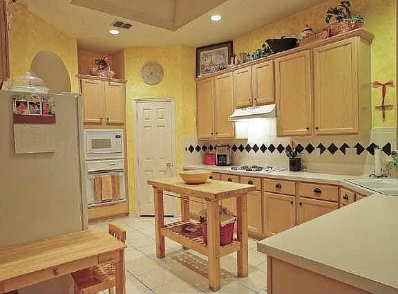 5th image of 10105 Mallory Dr